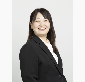 泉屋 英三子 氏