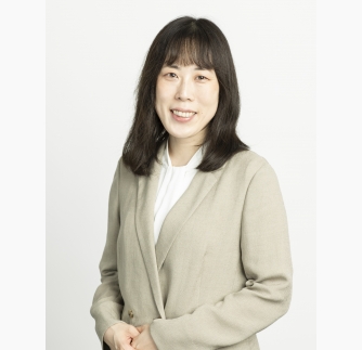 小清水 晶子 氏