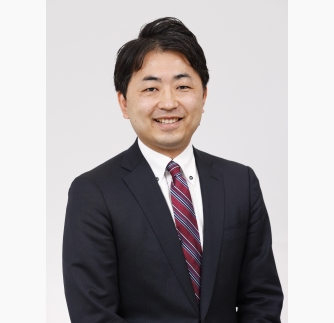 佐藤 英典 氏