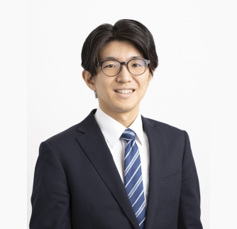 坪井 成 氏