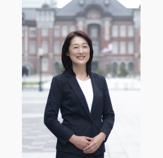 大八 木智子 氏