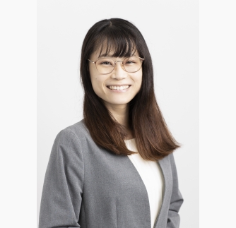 砂岡　梨沙　氏