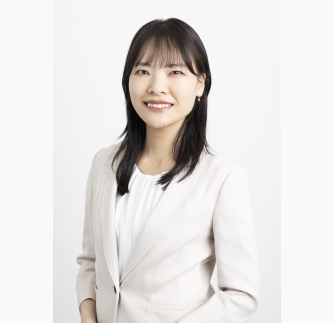 山中　裕美　氏