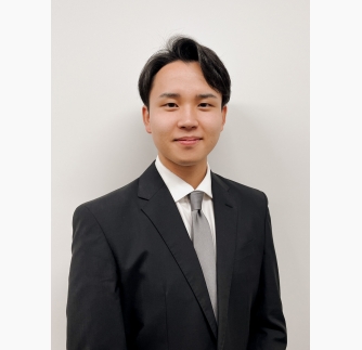 向山　快　氏