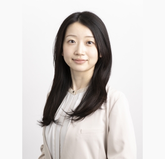 中野 志歩 氏